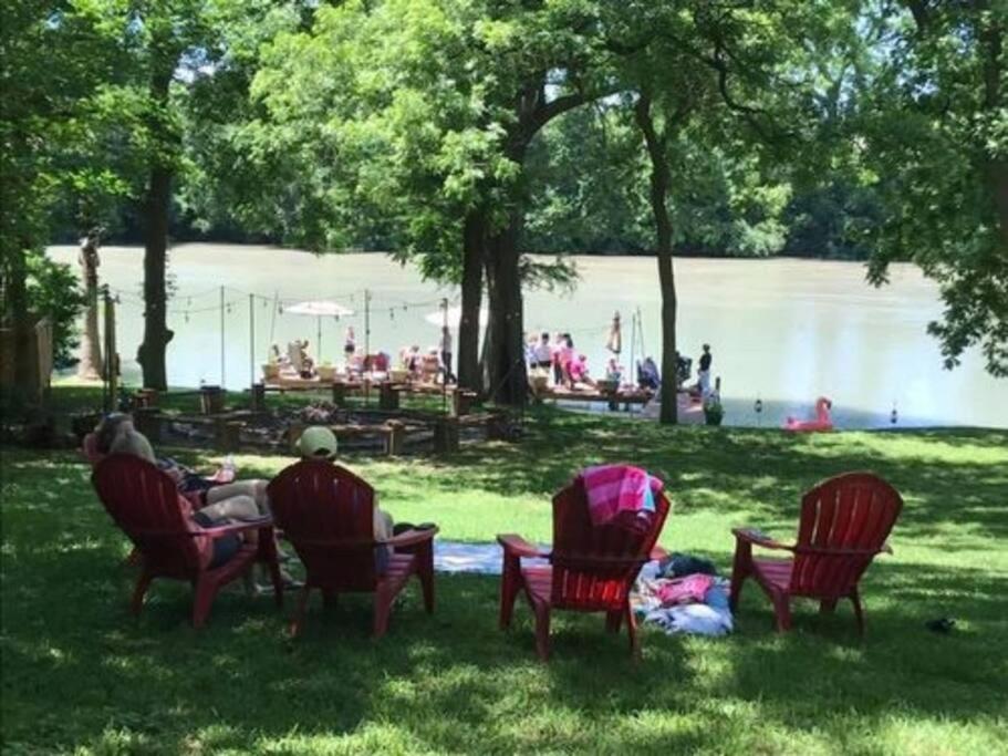 The River Haven - Sleeps 32 - On Guadalupe River Seguin Exteriör bild