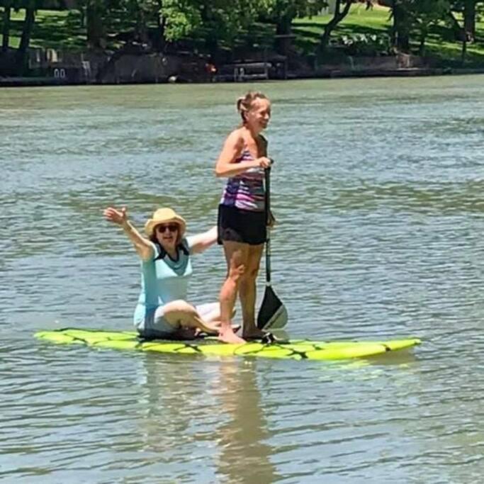 The River Haven - Sleeps 32 - On Guadalupe River Seguin Exteriör bild
